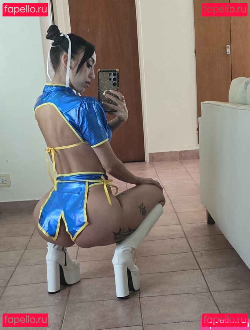 KAREN CALAB / https: / karencalab / kkarencalab Onlyfans Photo Gallery 