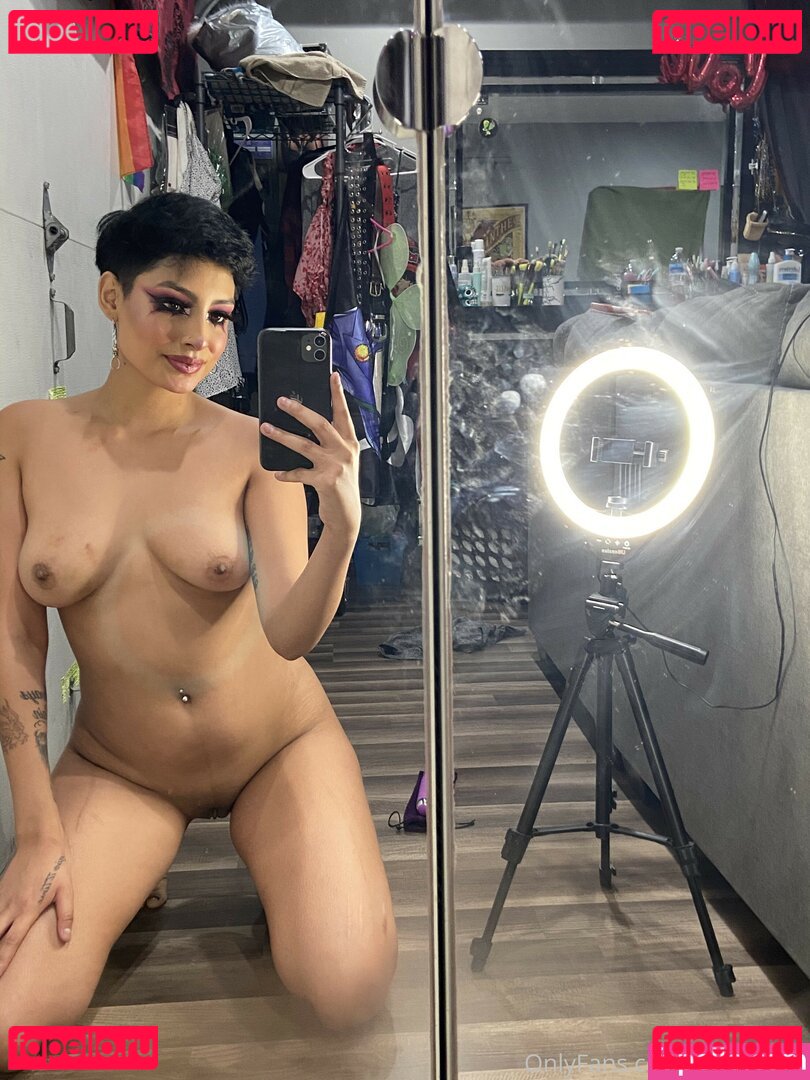 poisonouscunt.xx Onlyfans Photo Gallery 