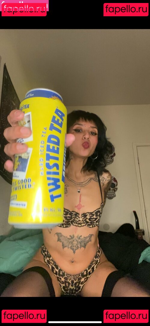 sc0rpi0sunxx / unklemj Onlyfans Photo Gallery 