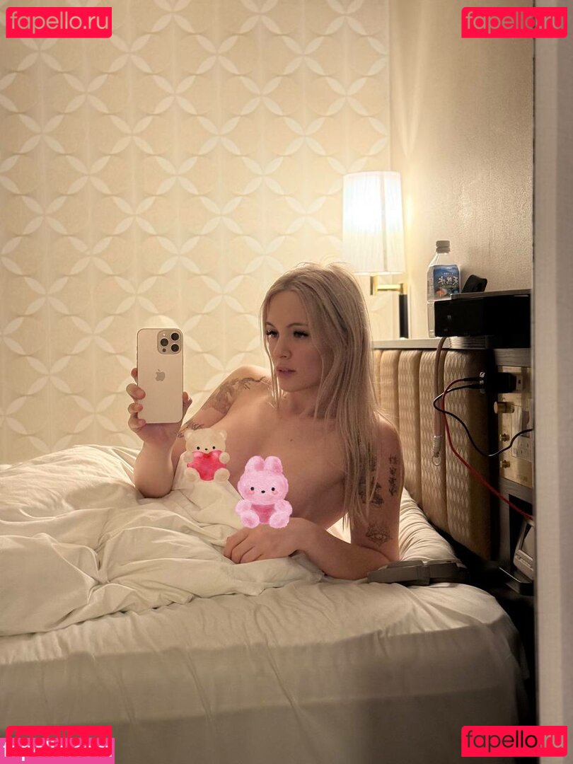 Jane Wild / gilticus Onlyfans Photo Gallery 