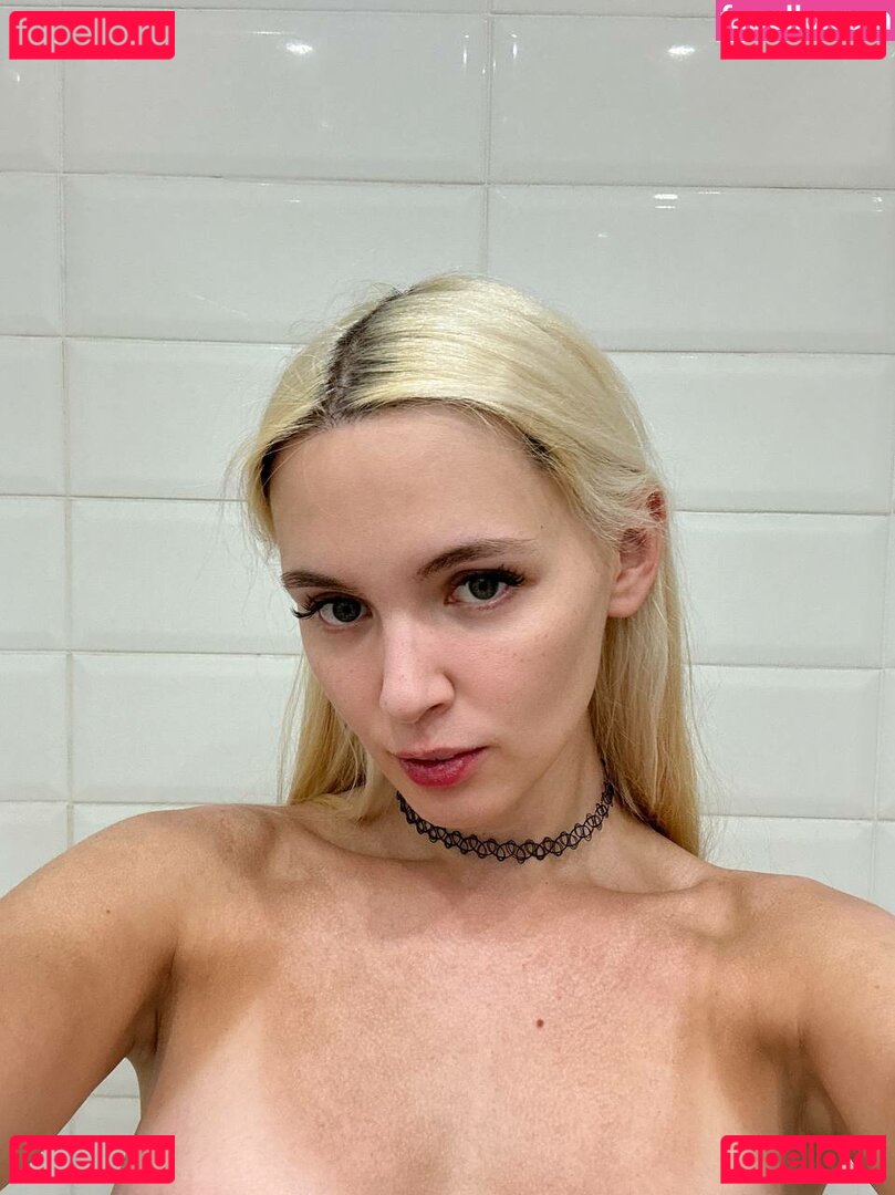 Jane Wild / gilticus Onlyfans Photo Gallery 