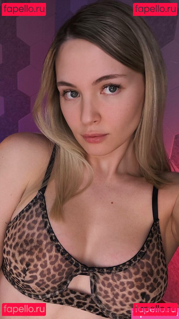 Jane Wild / gilticus Onlyfans Photo Gallery 