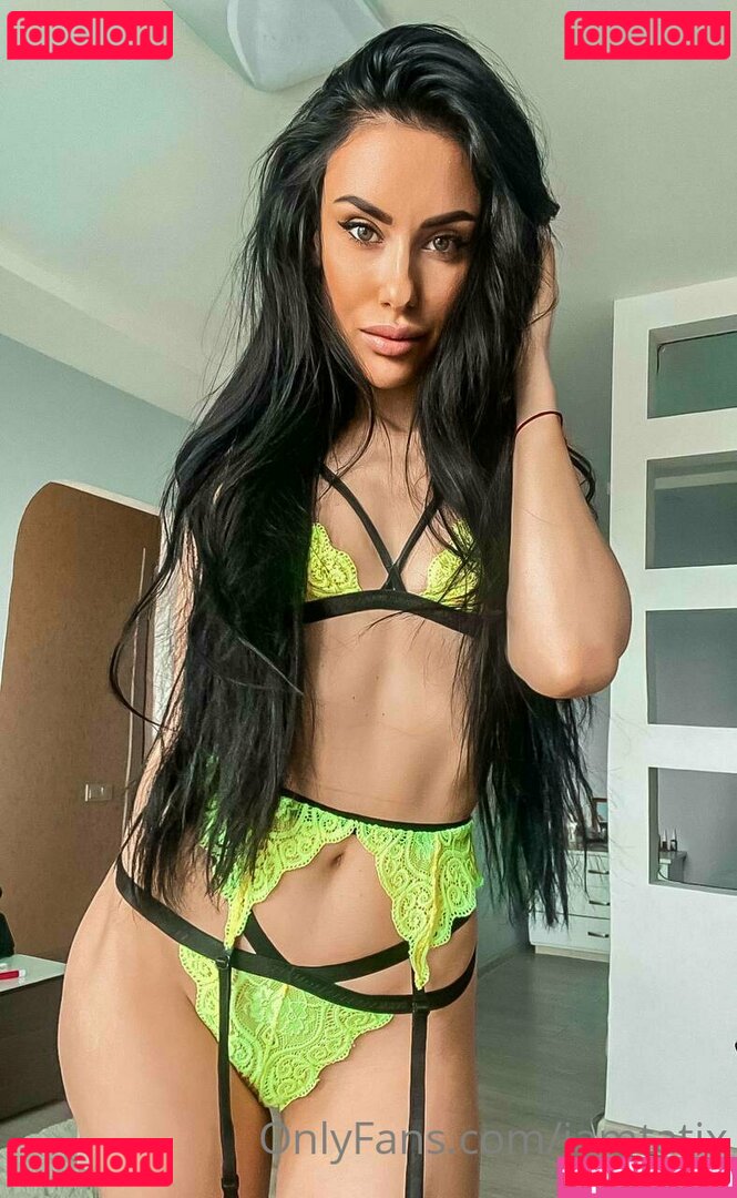 iamalinax Onlyfans Photo Gallery 