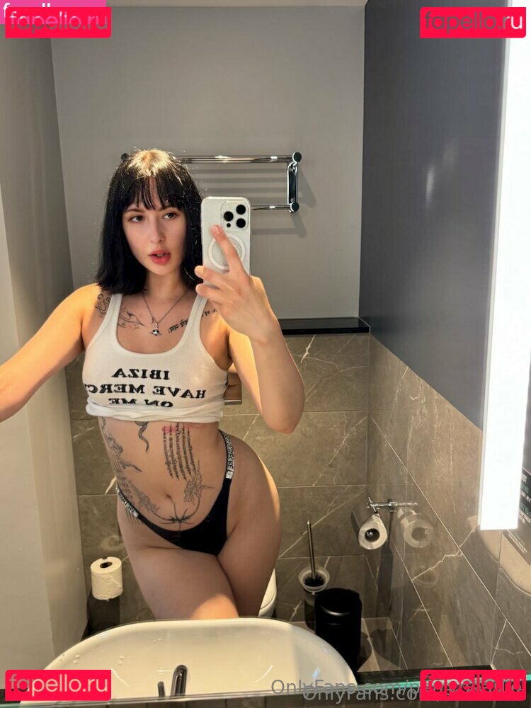 perrypearlie Onlyfans Photo Gallery 