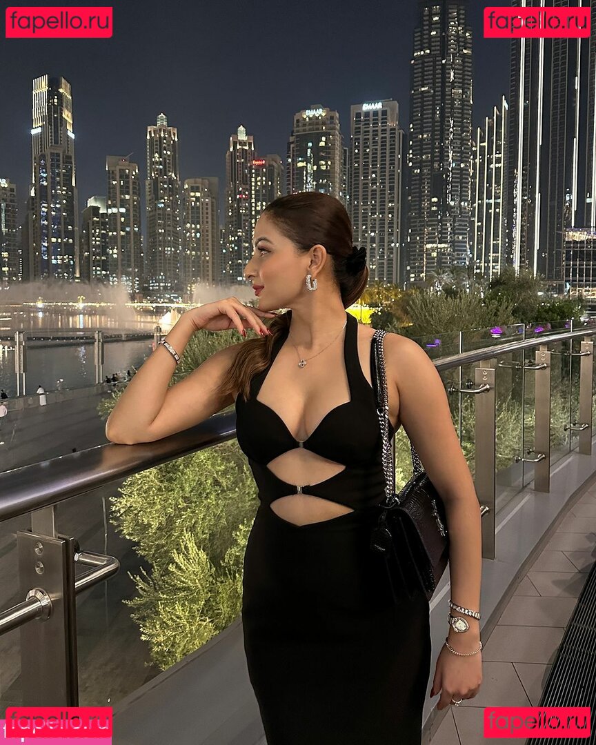 Zaara Yesmin / zaarayesmin / zaraxyazmin Onlyfans Photo Gallery 