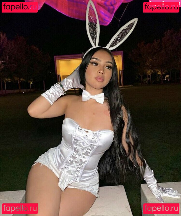 Julianarmah / julianazam Onlyfans Photo Gallery 