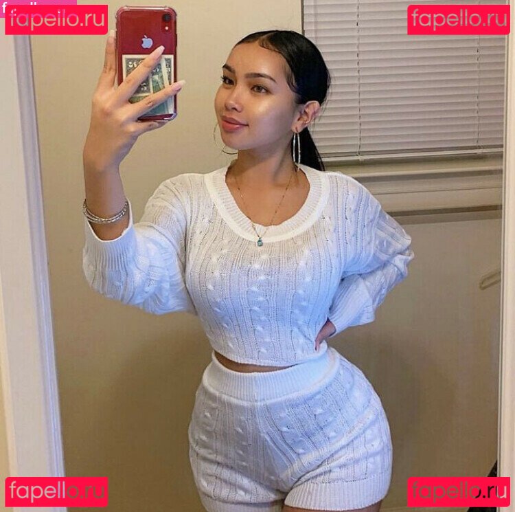 Julianarmah / julianazam Onlyfans Photo Gallery 