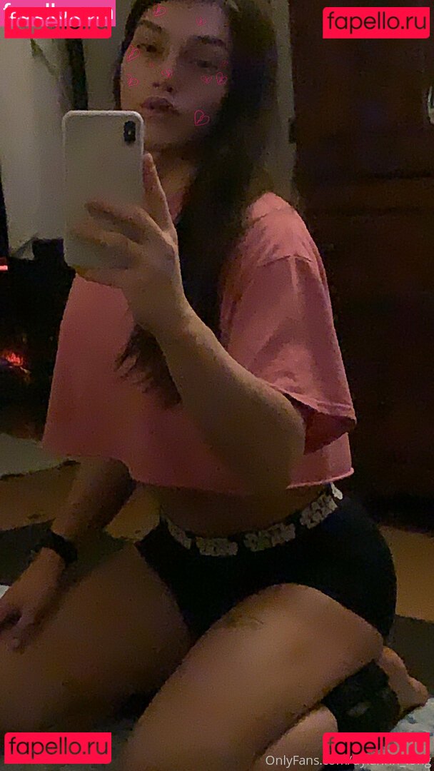 arielllll / arielllllong / thrivelavishly Onlyfans Photo Gallery 