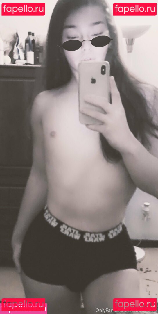 arielllll / arielllllong / thrivelavishly Onlyfans Photo Gallery 