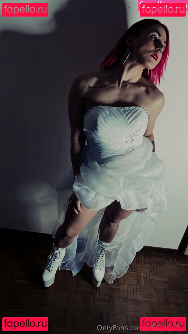 nikkidevine__ / nikkydivine Onlyfans Photo Gallery 