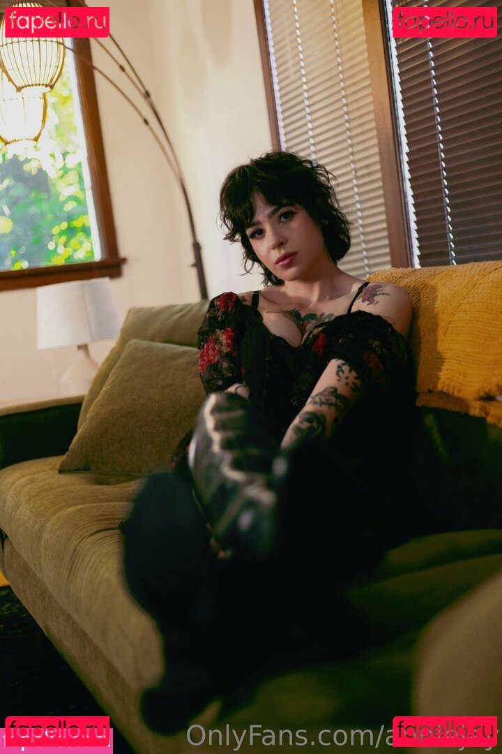 anisajomha / anisathegreasy Onlyfans Photo Gallery 