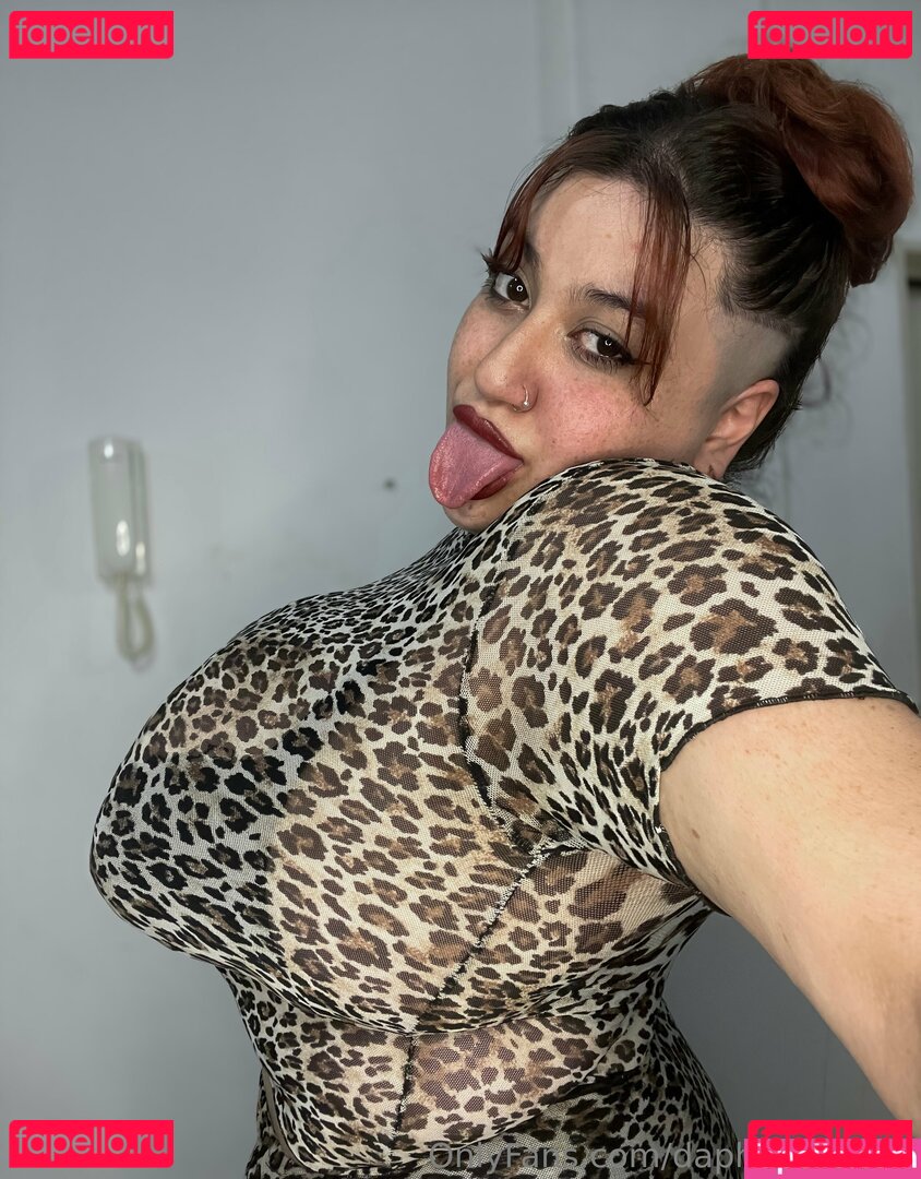 daphbustygoddess / thedopegoddess Onlyfans Photo Gallery 