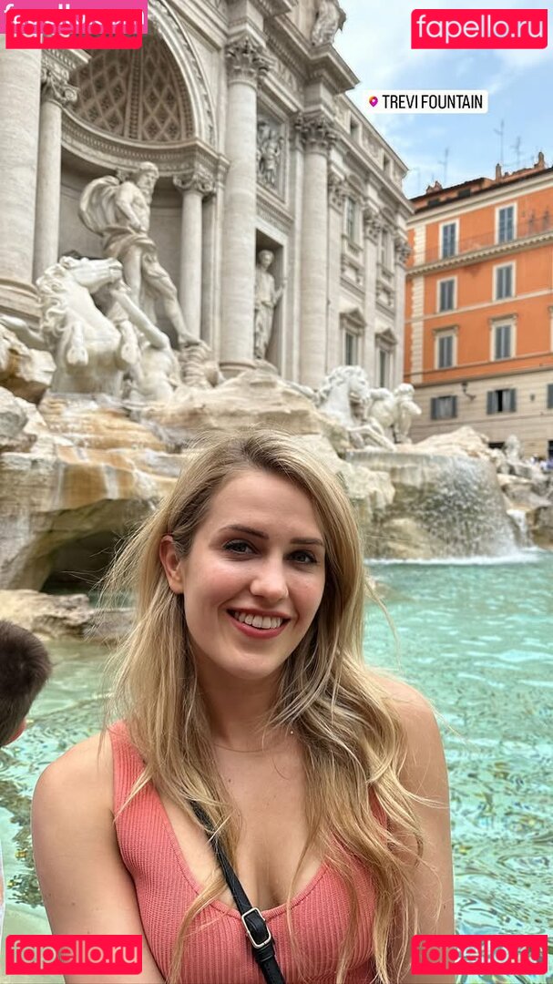 FootDocDana-  Dr. Dana Brems / footdocdana Onlyfans Photo Gallery 