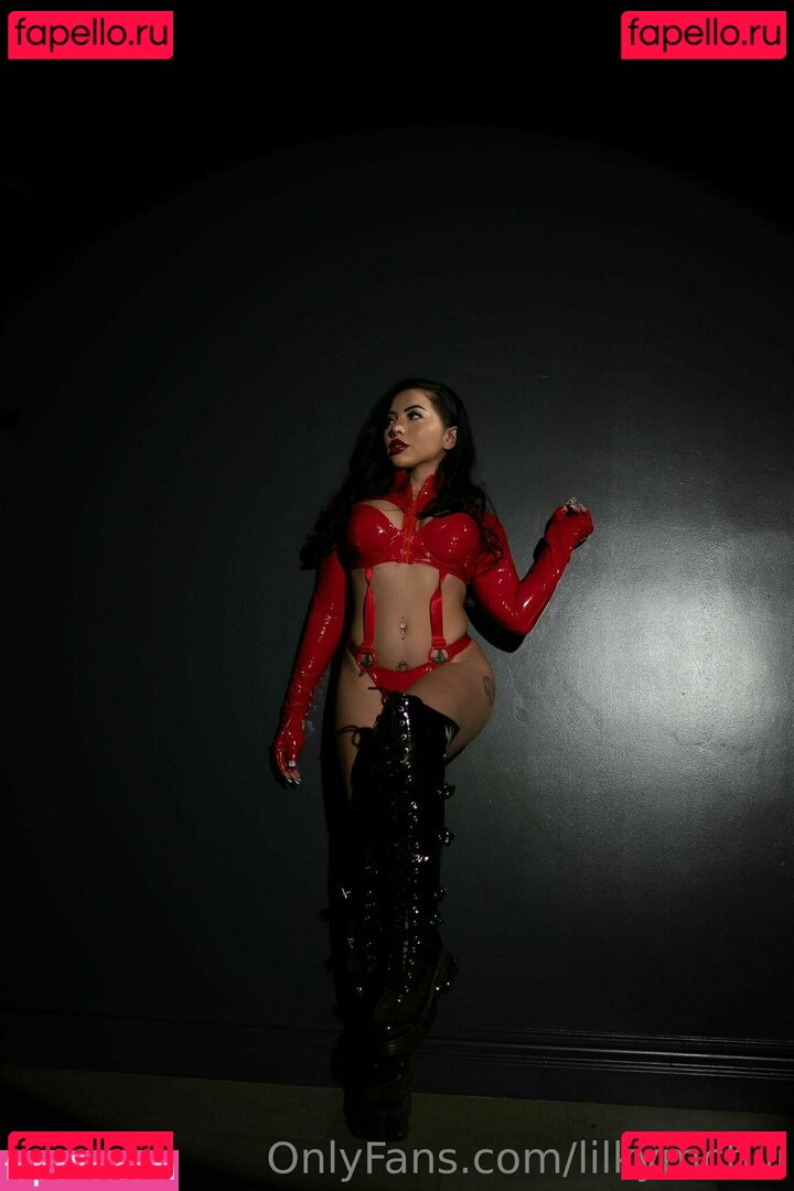 danellemfishback / lilkymchiii Onlyfans Photo Gallery 