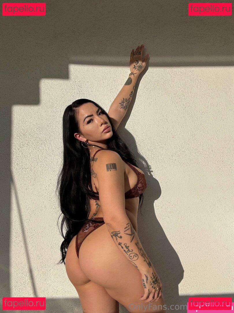 danellemfishback / lilkymchiii Onlyfans Photo Gallery 