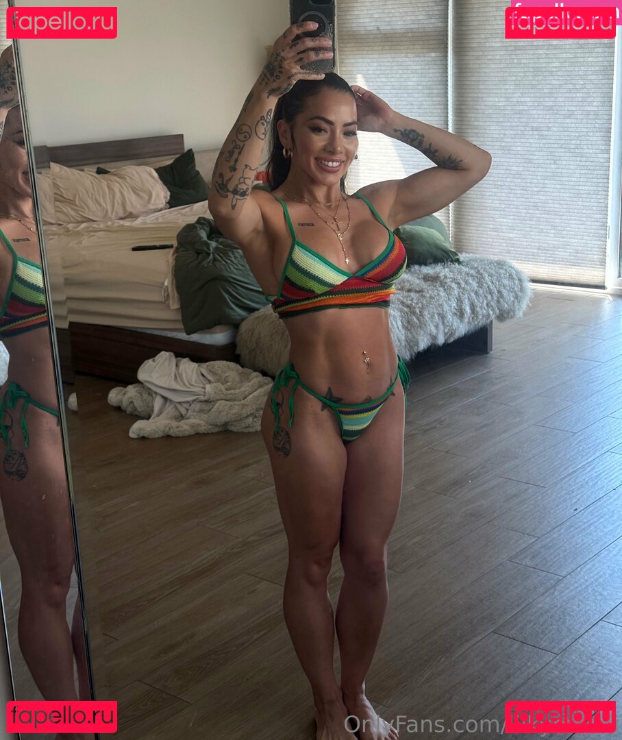 danellemfishback / lilkymchiii Onlyfans Photo Gallery 