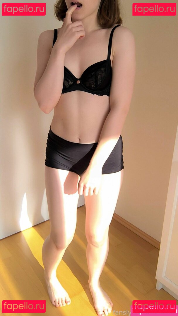 LolaLittle Onlyfans Photo Gallery 