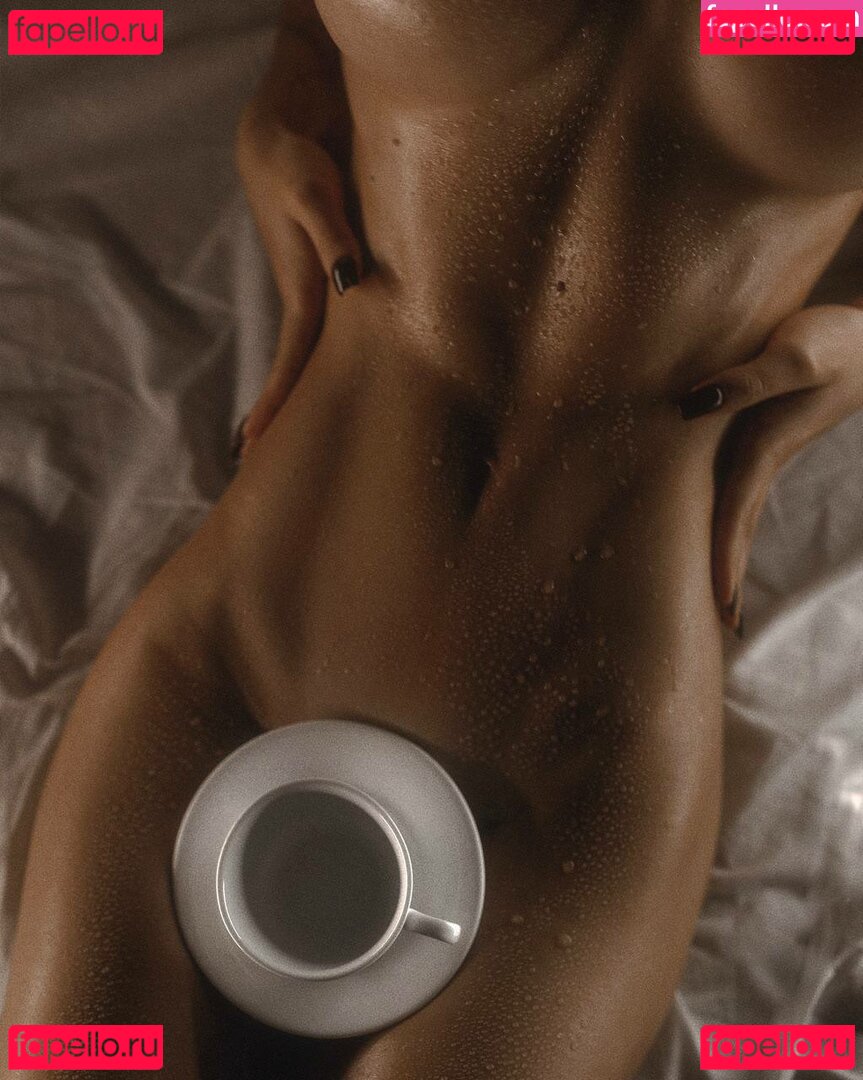 AlinaNeuer / alinaneuerr Onlyfans Photo Gallery 