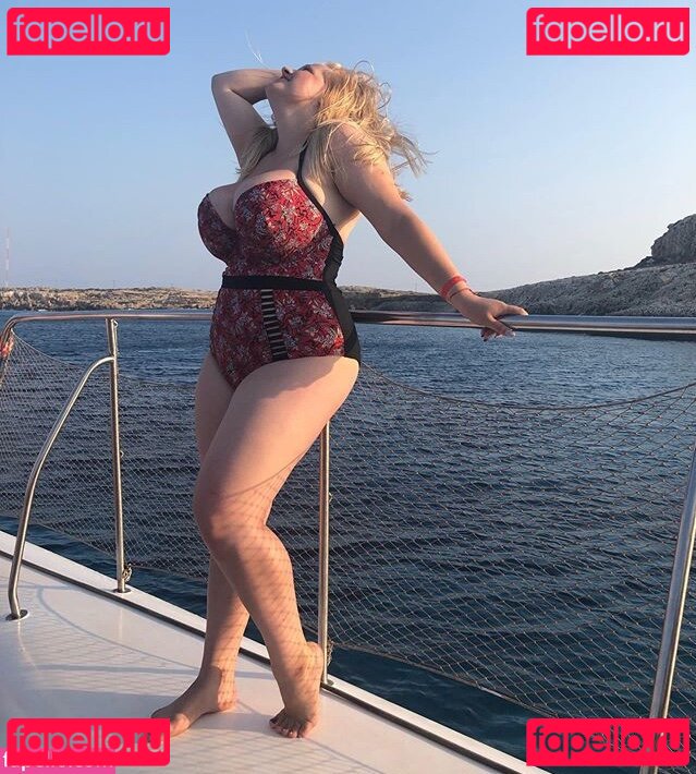 Julia Chegodar / hellojuliarose / julia_cheg Onlyfans Photo Gallery 