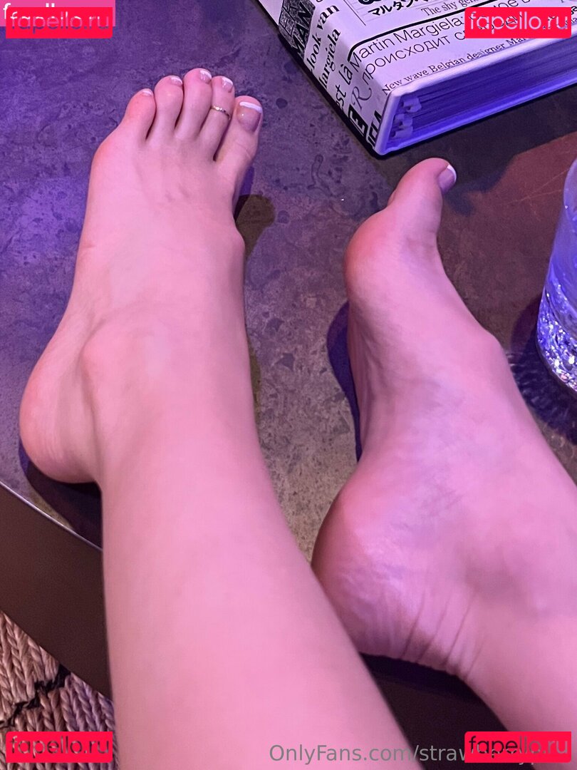 Strawberry_kisses99 / Strawberryplus / iris_nnrn Onlyfans Photo Gallery 