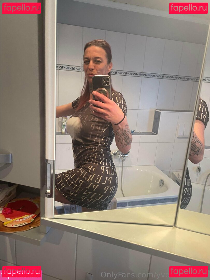 yvonneofficial / yvonneyoga.us Onlyfans Photo Gallery 