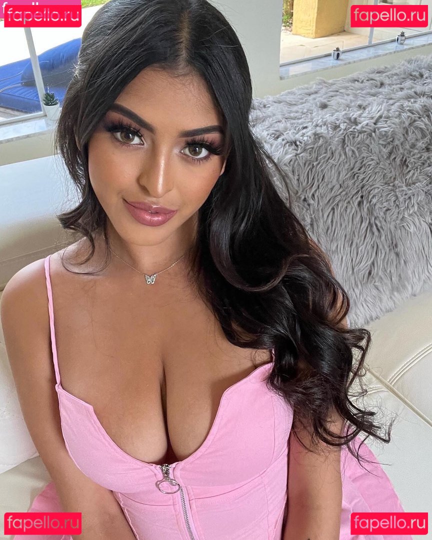 Sophia Leone / Sophialeonexo / sophialeonex / xosophialeone Onlyfans Photo Gallery 