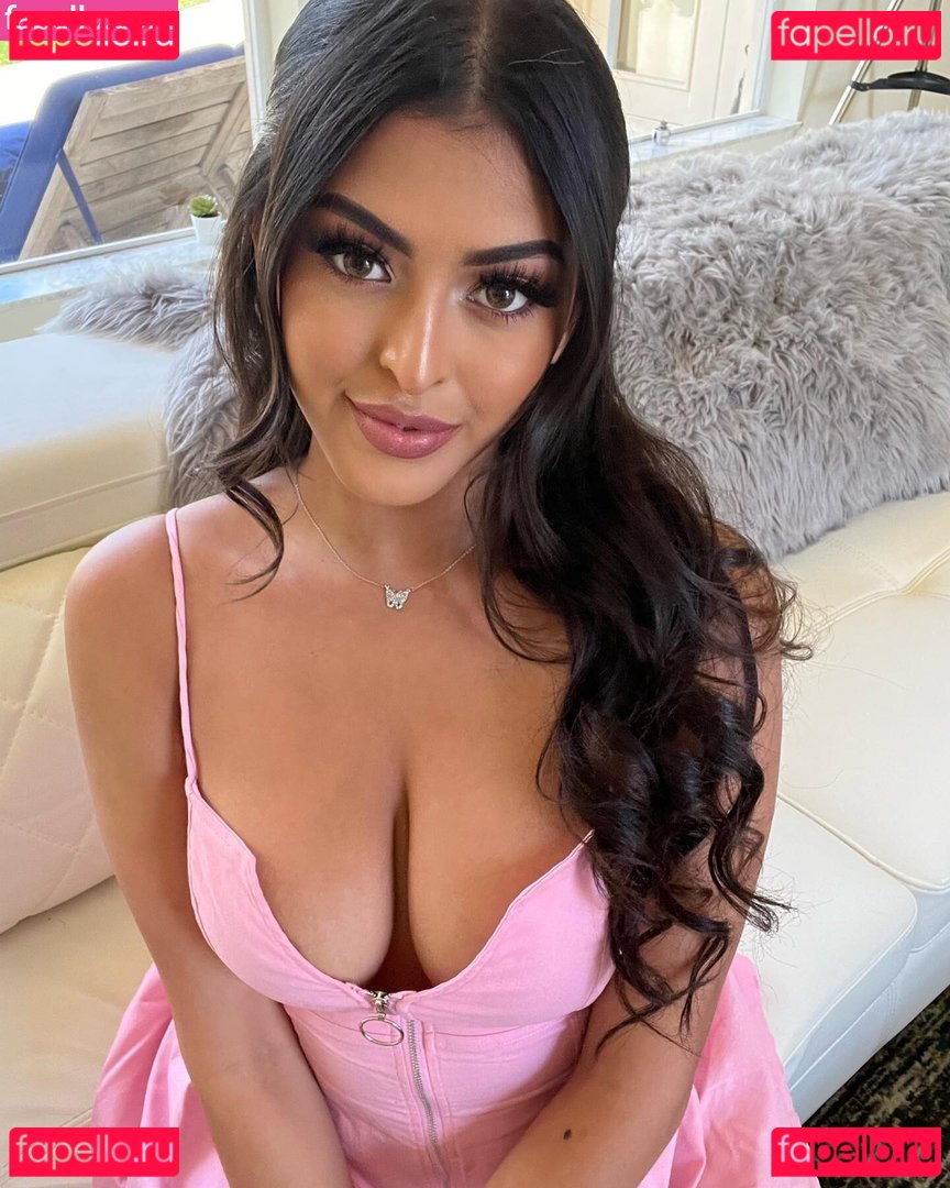 Sophia Leone / Sophialeonexo / sophialeonex / xosophialeone Onlyfans Photo Gallery 