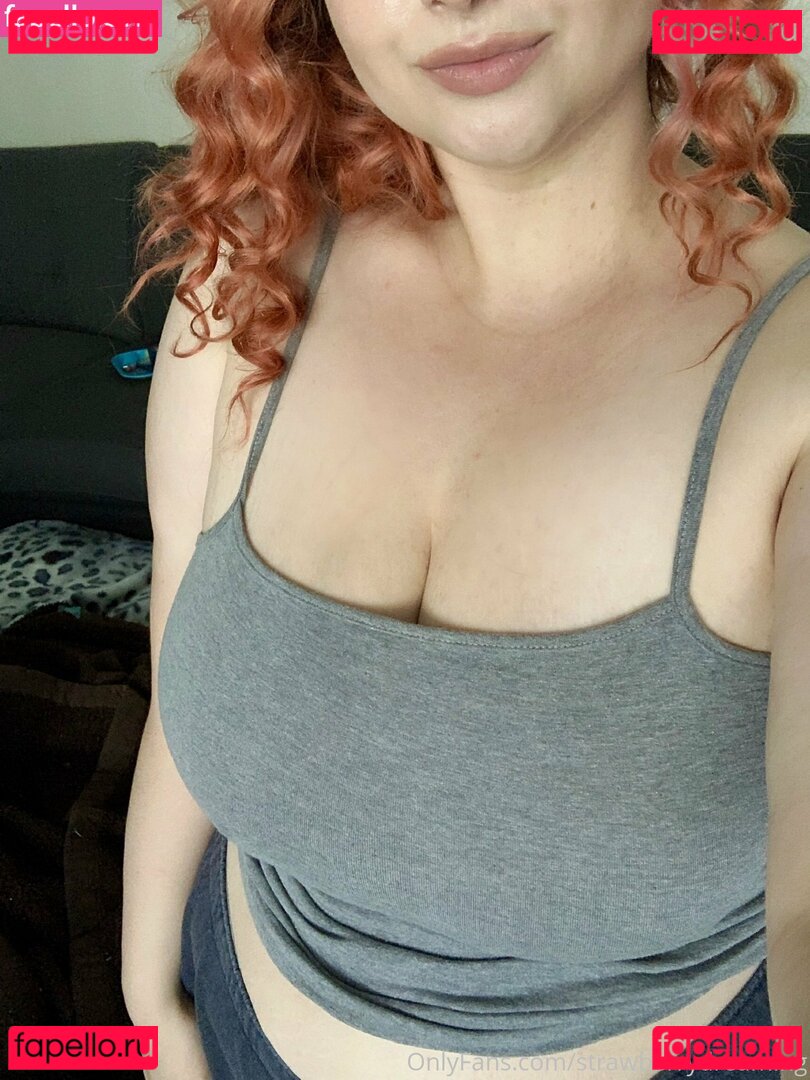 RedStrawberryx / strawberrydreaming Onlyfans Photo Gallery 