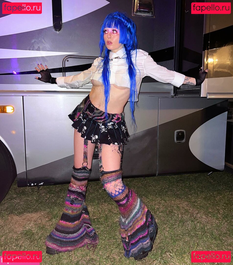 Ashnikko / https: Onlyfans Photo Gallery 