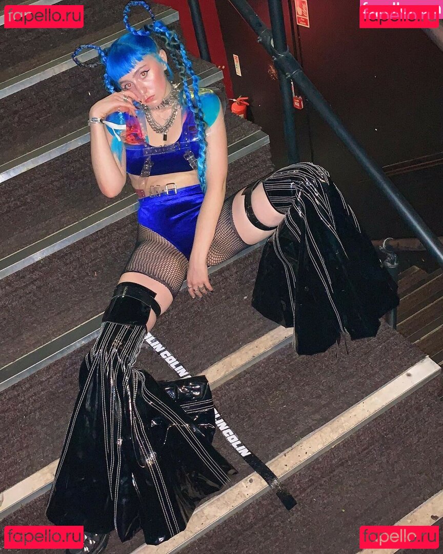 Ashnikko / https: Onlyfans Photo Gallery 