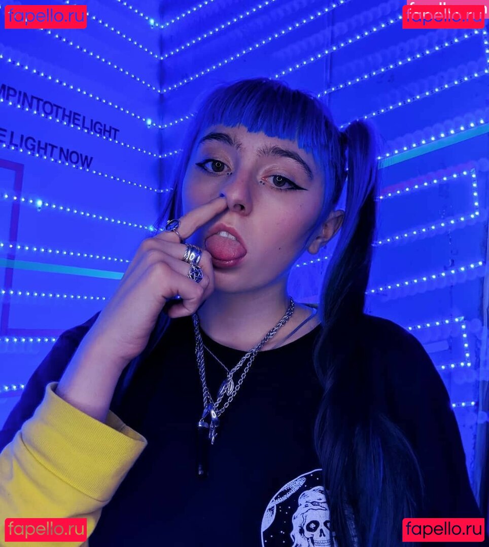 Ashnikko / https: Onlyfans Photo Gallery 