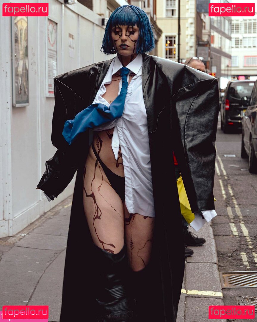 Ashnikko / https: Onlyfans Photo Gallery 