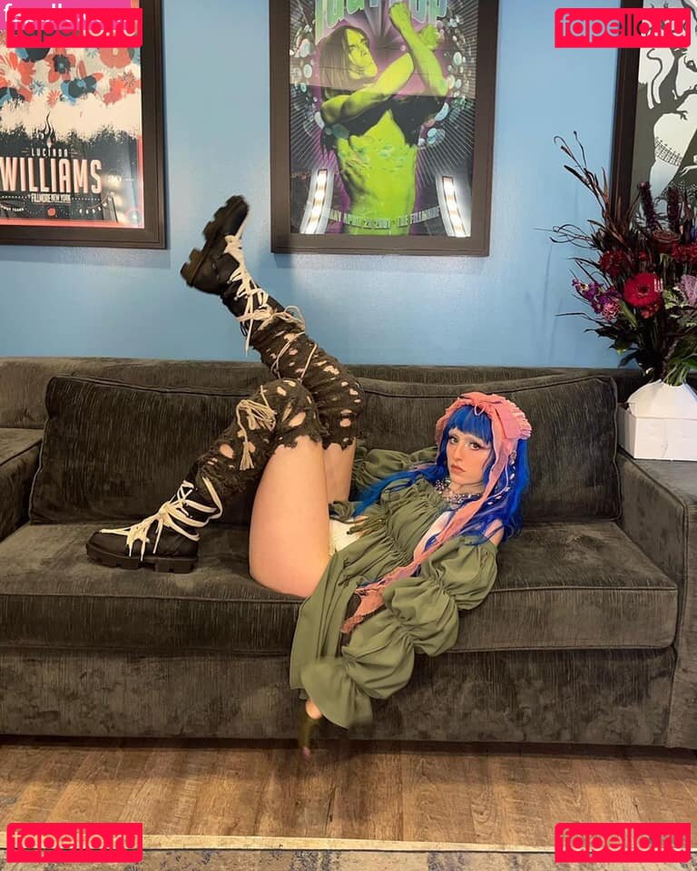 Ashnikko / https: Onlyfans Photo Gallery 