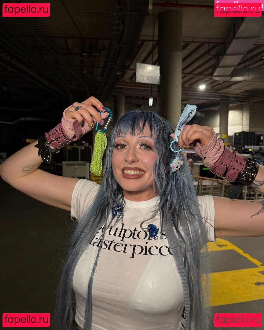 Ashnikko / https: Onlyfans Photo Gallery 