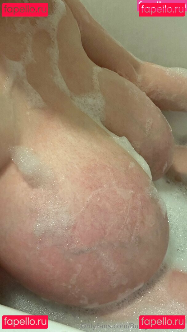 BustyQueen32M / the_32m_queen Onlyfans Photo Gallery 