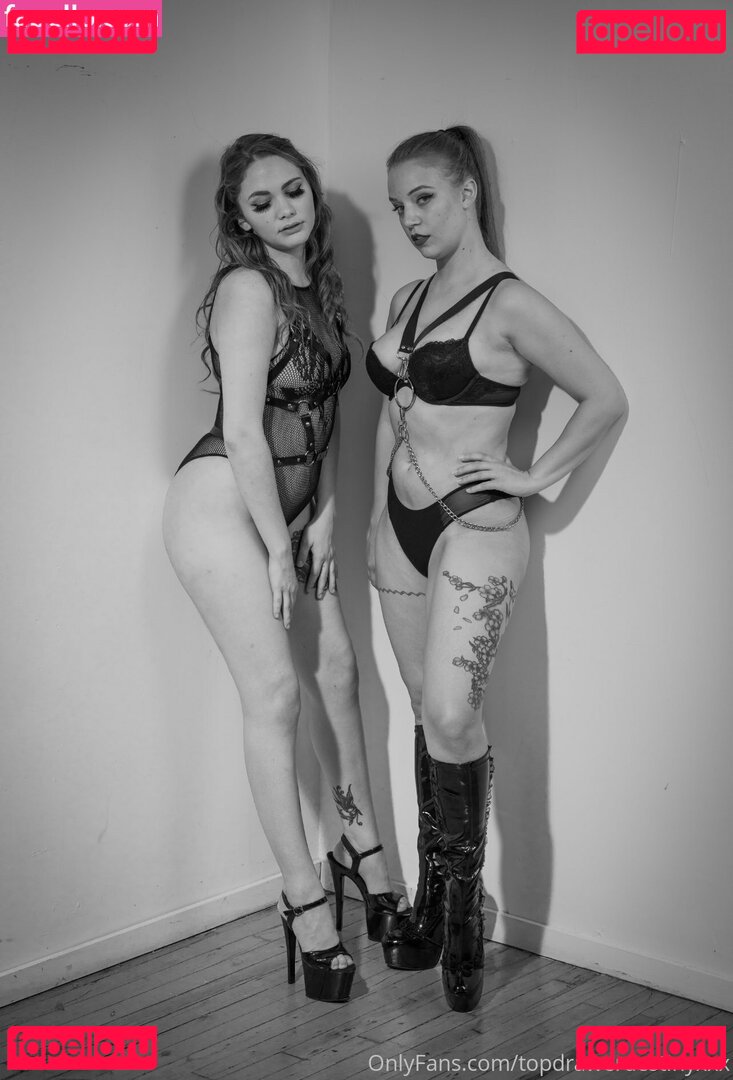 atouchofcrystal Onlyfans Photo Gallery 