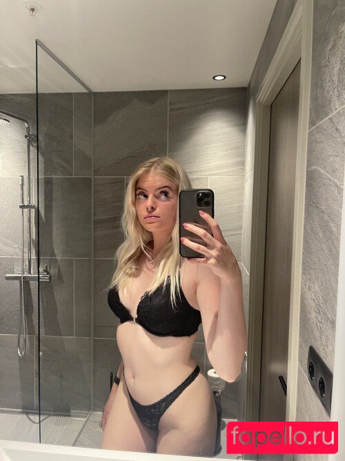 1mscutie1 / Uwucutedemon Onlyfans Photo Gallery 