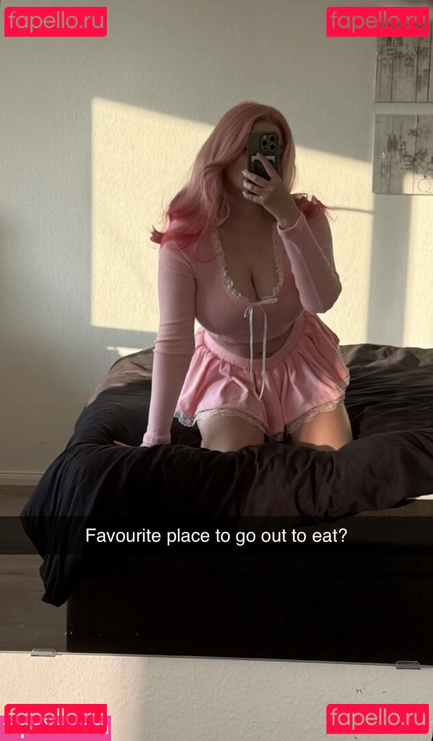 Denise Langemak / busty blonde / deniselangemak Onlyfans Photo Gallery 