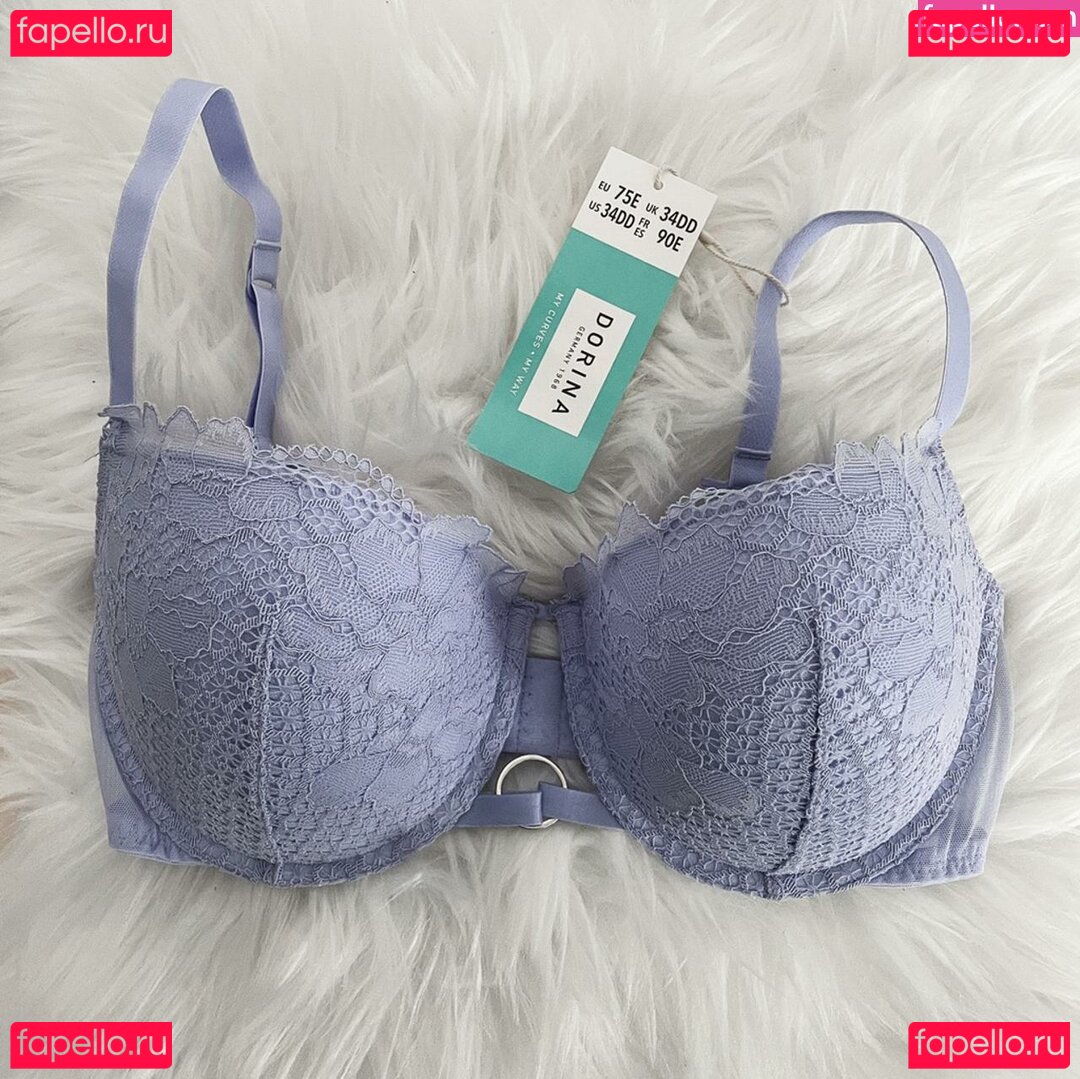 Denise Langemak / busty blonde / deniselangemak Onlyfans Photo Gallery 