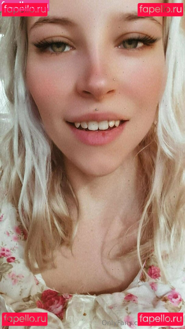 aaliceluna / alice.luna Onlyfans Photo Gallery 