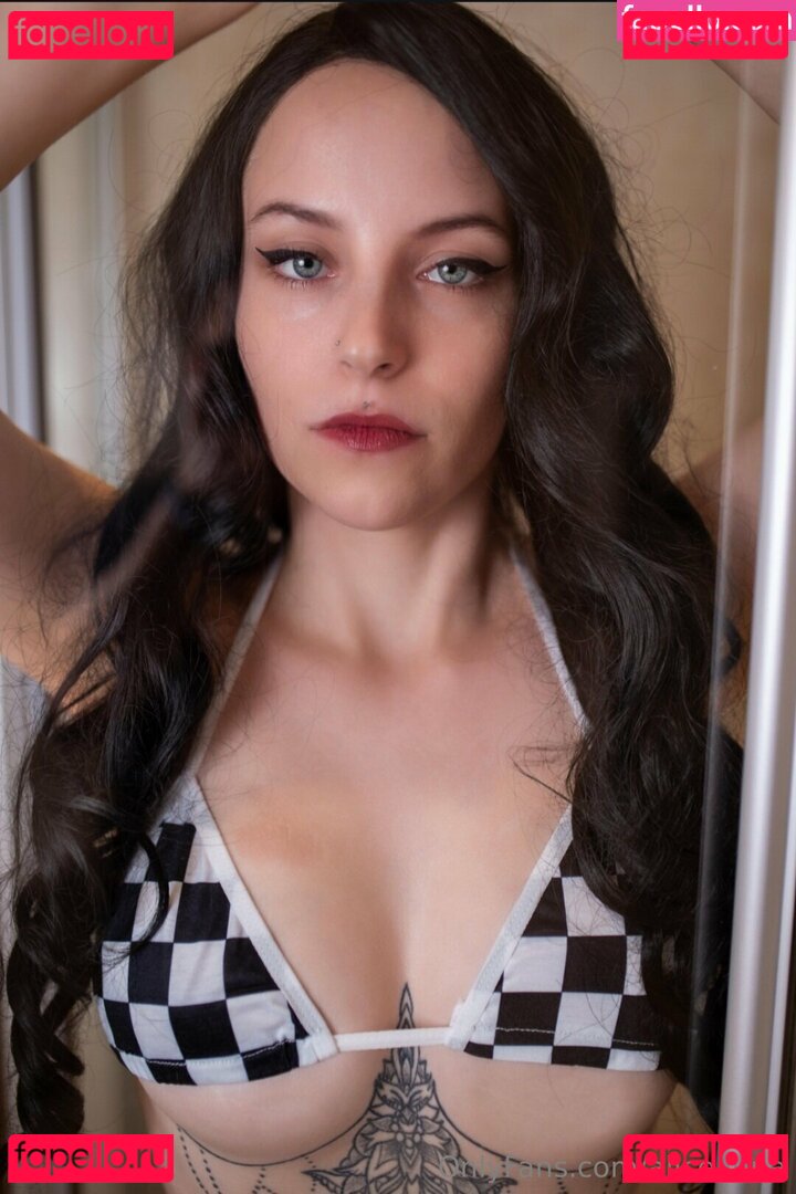 aaliceluna / alice.luna Onlyfans Photo Gallery 