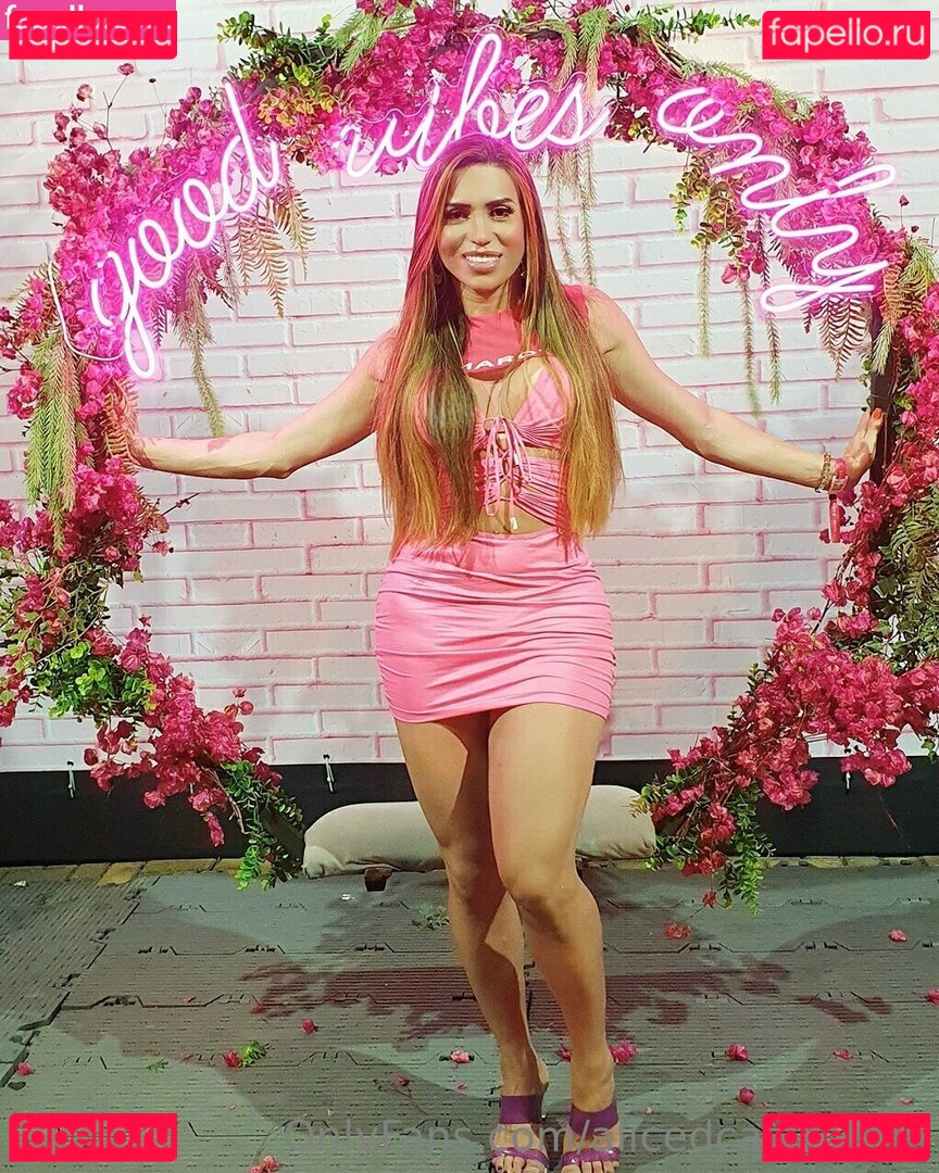 alicedcastrofree / fb_0296 Onlyfans Photo Gallery 