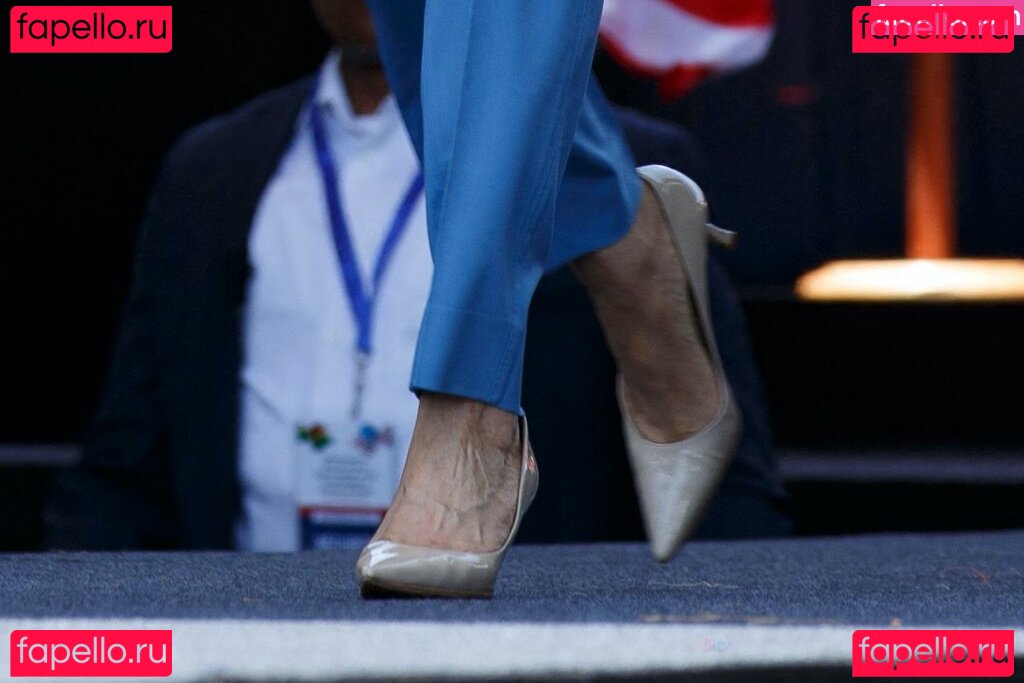 Kamala Harris / KamalaHarris Onlyfans Photo Gallery 