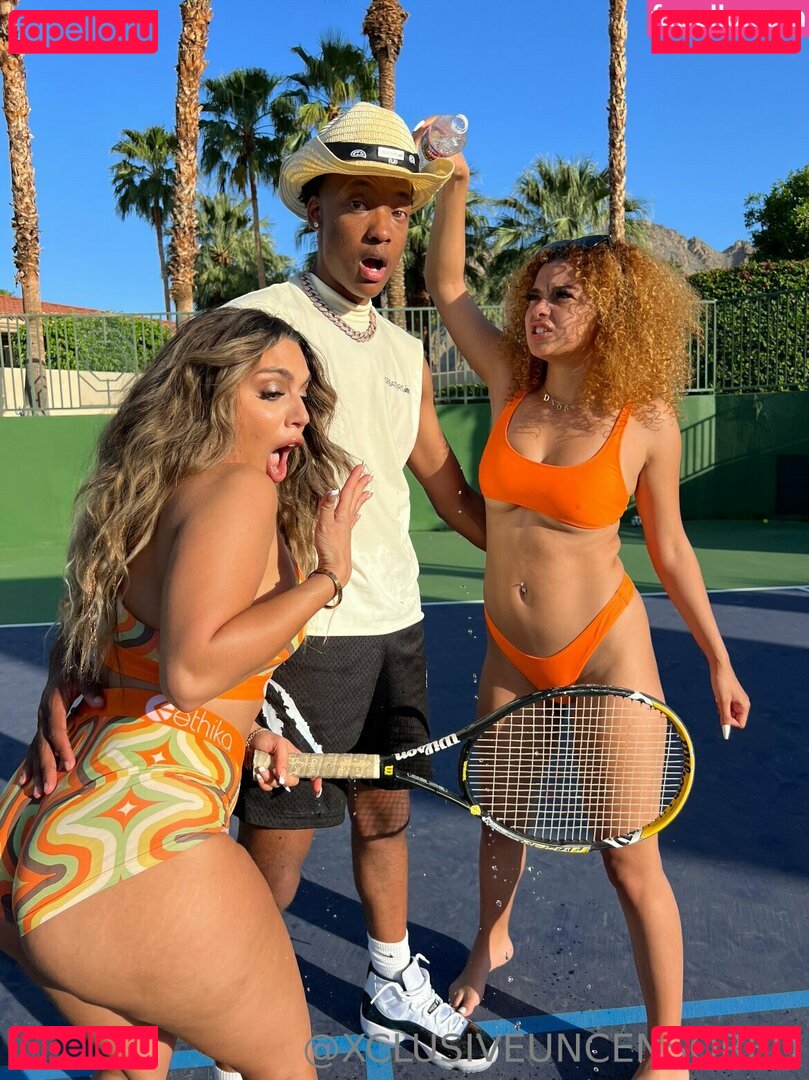 ashleysmouter / xclusiveuncensored Onlyfans Photo Gallery 