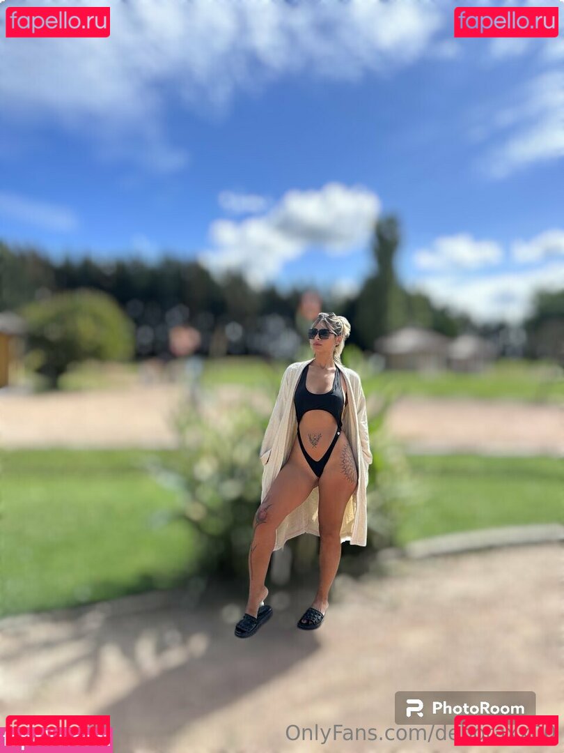 deb0nair / deboraxx00 Onlyfans Photo Gallery 