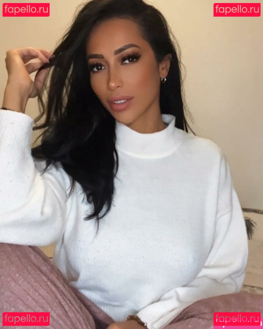 Adriana Meran / Adrianameran / https: / theadrianameran Onlyfans Photo Gallery 