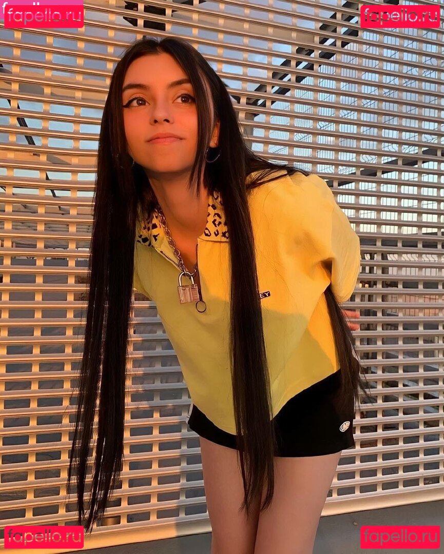 Dora / Mentaldora / giamatadora Onlyfans Photo Gallery 