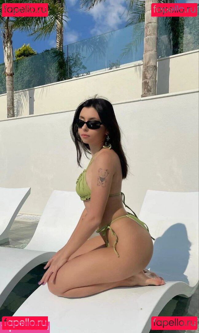 Dora / Mentaldora / giamatadora Onlyfans Photo Gallery 