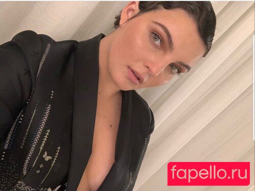 Camren Bicondova / camrenwhy Onlyfans Photo Gallery 