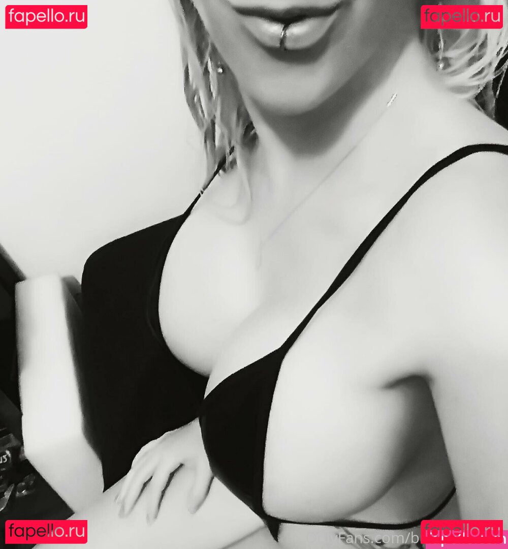 brittanyquinn / brittmquinn Onlyfans Photo Gallery 